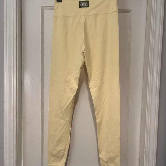Daily Drills Butter Leggings - Picture 5 of 6